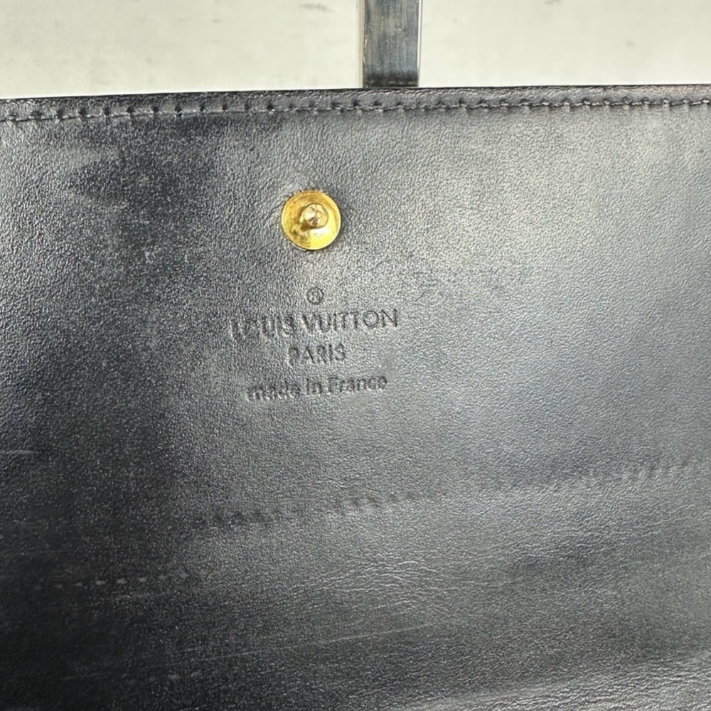 Louis Vuitton Amarante Monogram Vernis Shoulder Bag in Black Patent Leather - Picture 7 of 10